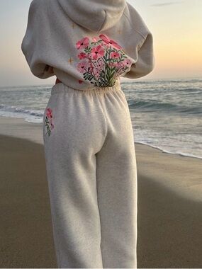 Dandy Worldwide Cream Floral Embroidered Joggers